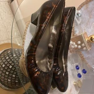 Animal print heels new without tags